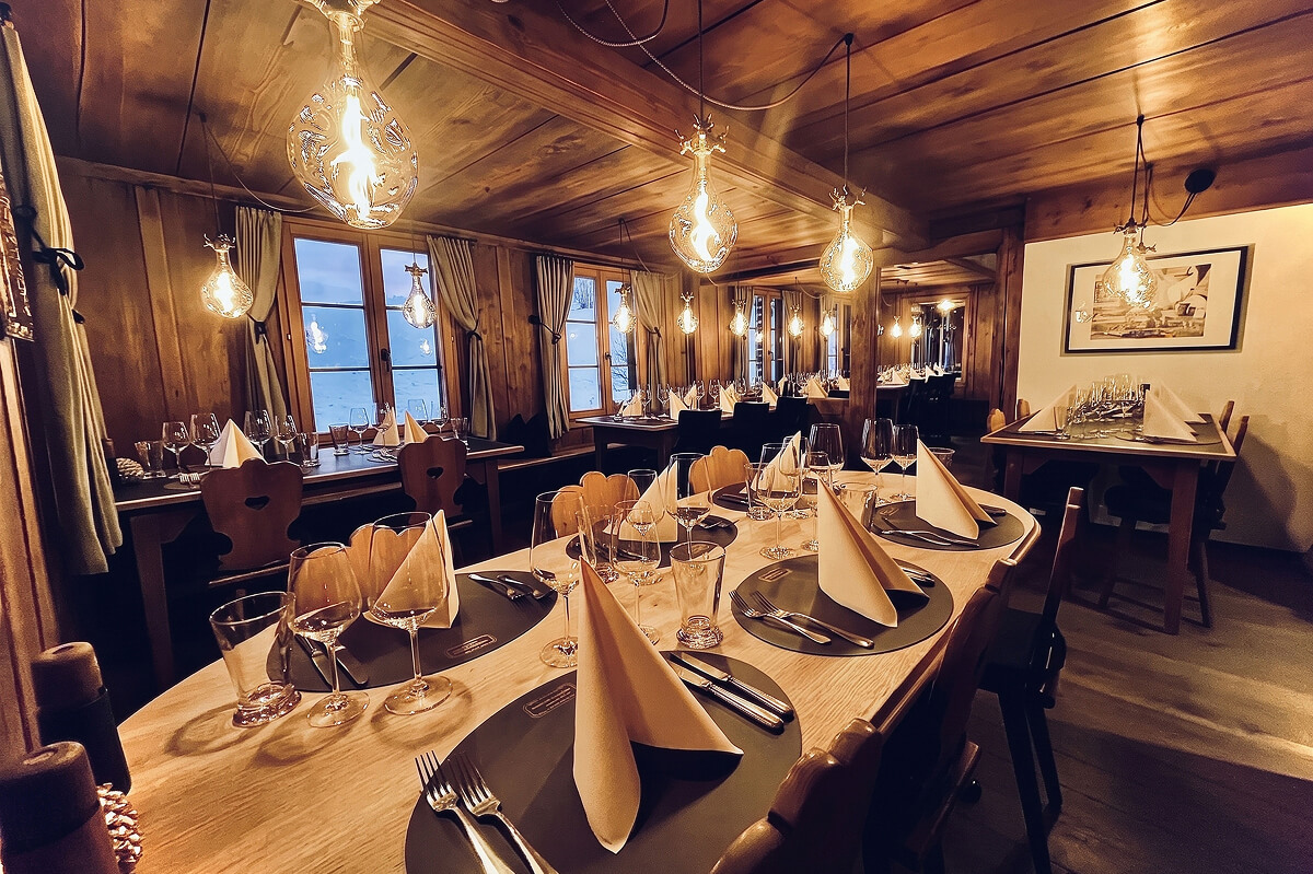 Festlich gedeckter Tisch f&uuml;r Privat-Events wie Geburtstag oder Jubil&auml;um im L&ouml;chlibad